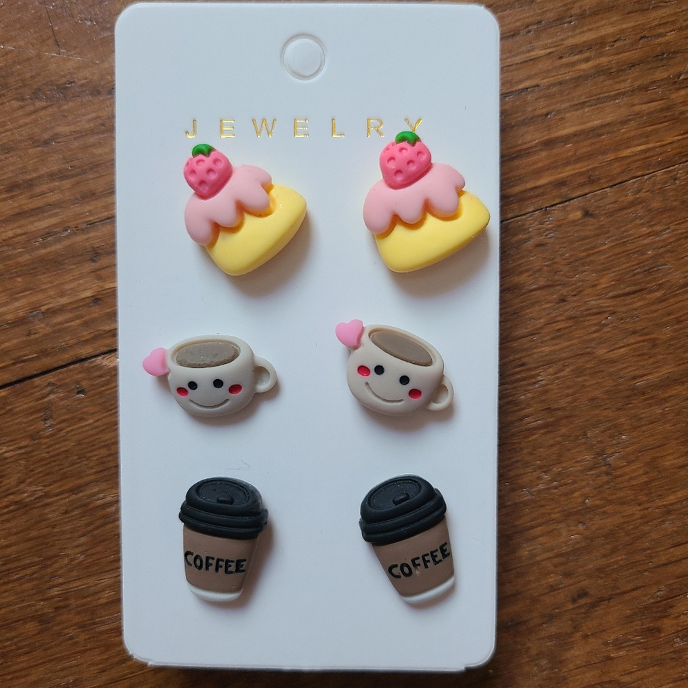 🦩 3/$30 3 Pairs of Earrings Set